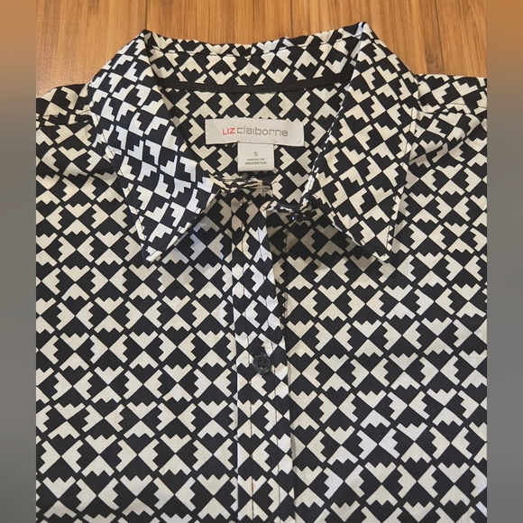 NWOT Liz Claiborne Geometric Shirt - Picture 4 of 7